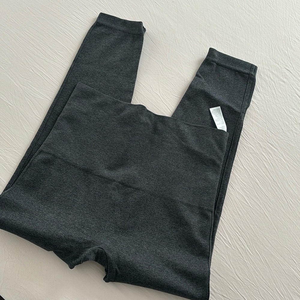 SPANX Leggings - Picture 2 of 5
